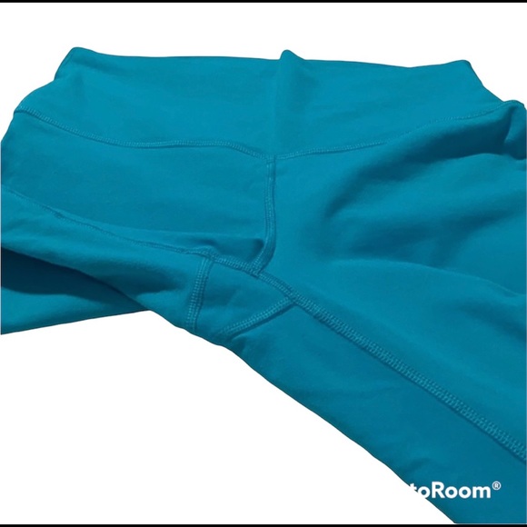 Lululemon leggings, EUC, size 8, ankle length - Picture 9 of 9